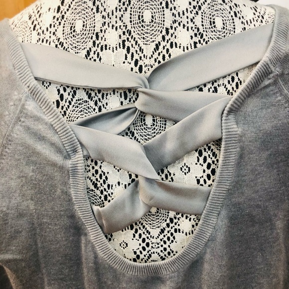 Gray ribbon sweater and gray floppy felt hat - Picture 3 of 4